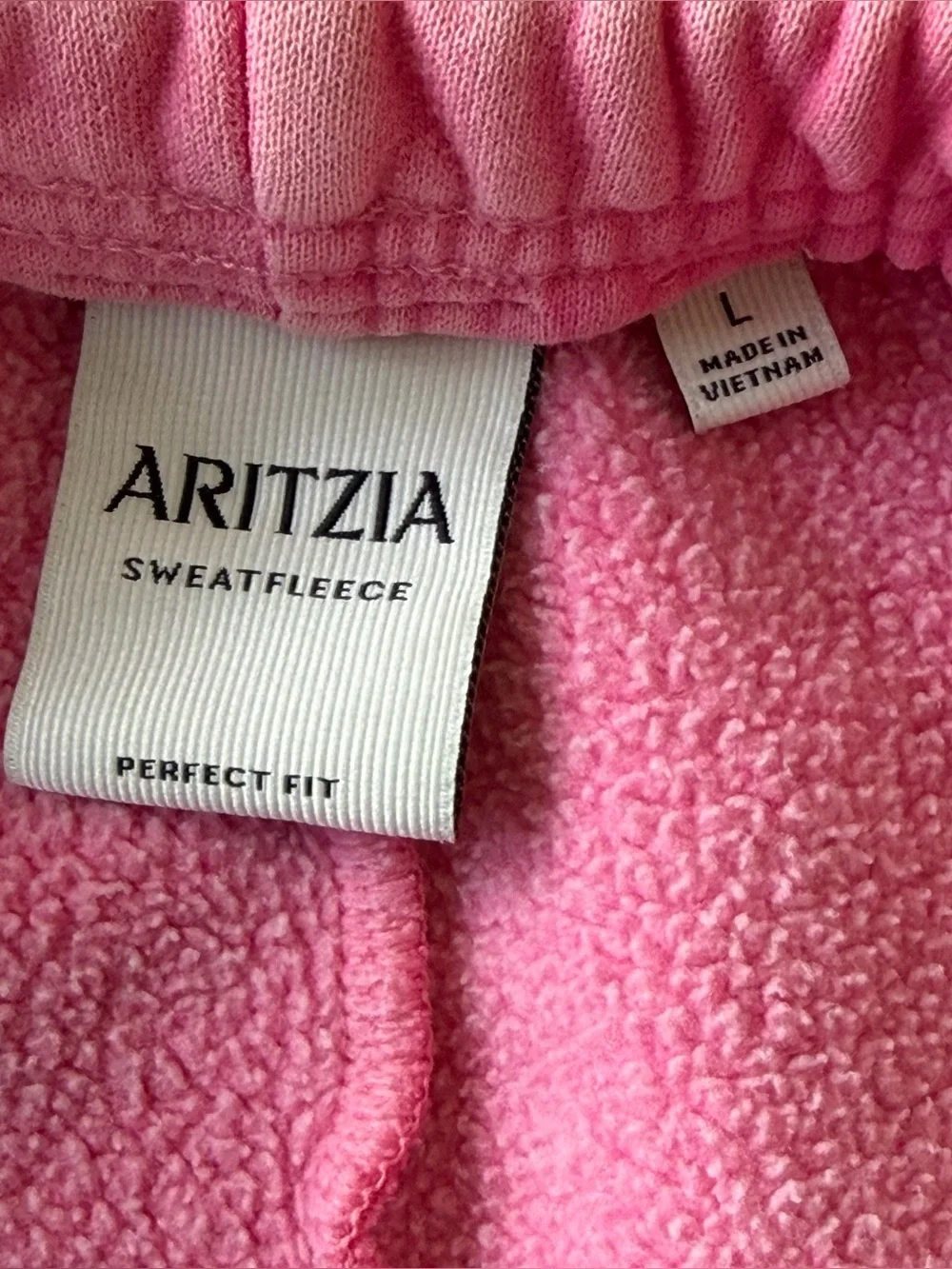 Aritzia Sweatfleece Perfect Fit Sweat Shorts Pink